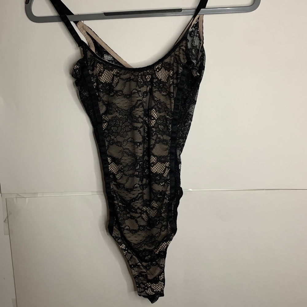 TOPSHOP LACE BODYSUIT